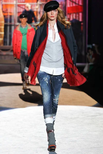 Look 3